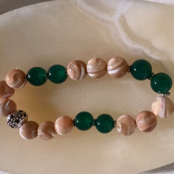 Earth & Emerald Harmony - Picture 4 of 5